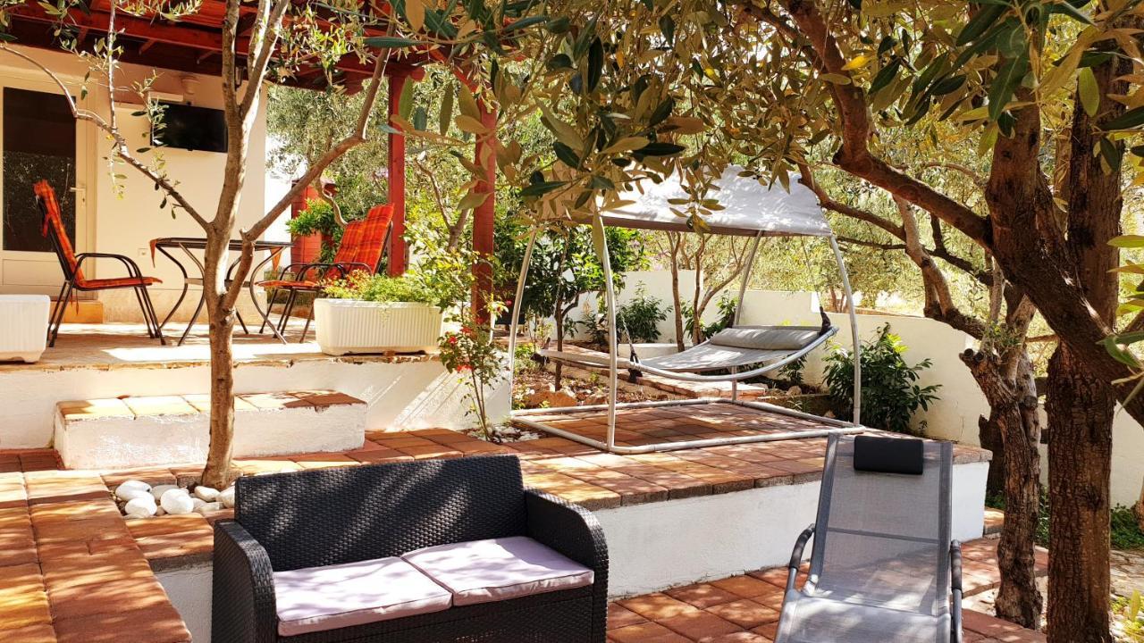 فيلا House Oliva With Private Pool And Large Garden ستاري غراد المظهر الخارجي الصورة